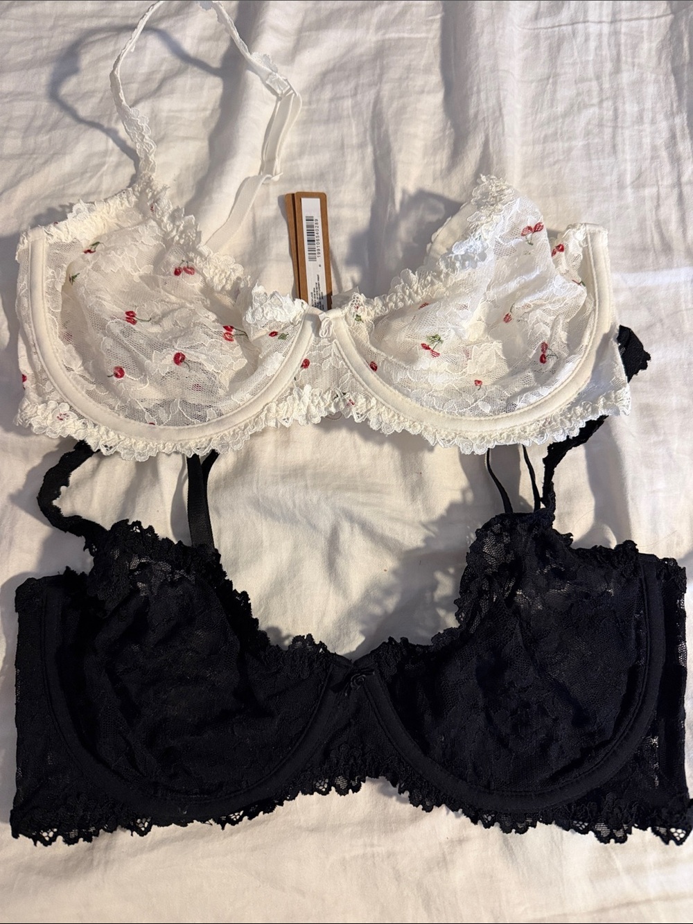 SKIMS Lace Underwire Bra Set in White Cherry & Black